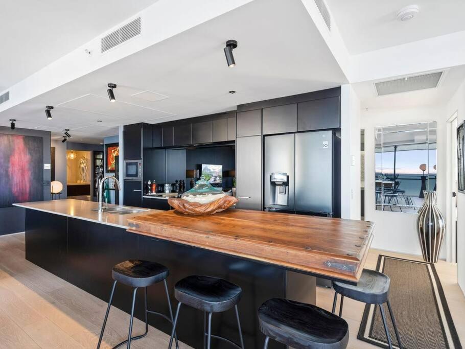 Exclusive Circle On Cavil Sub-Penthouse Luxury Apt - Hosted By Coastal Letting Gold Coast Dış mekan fotoğraf