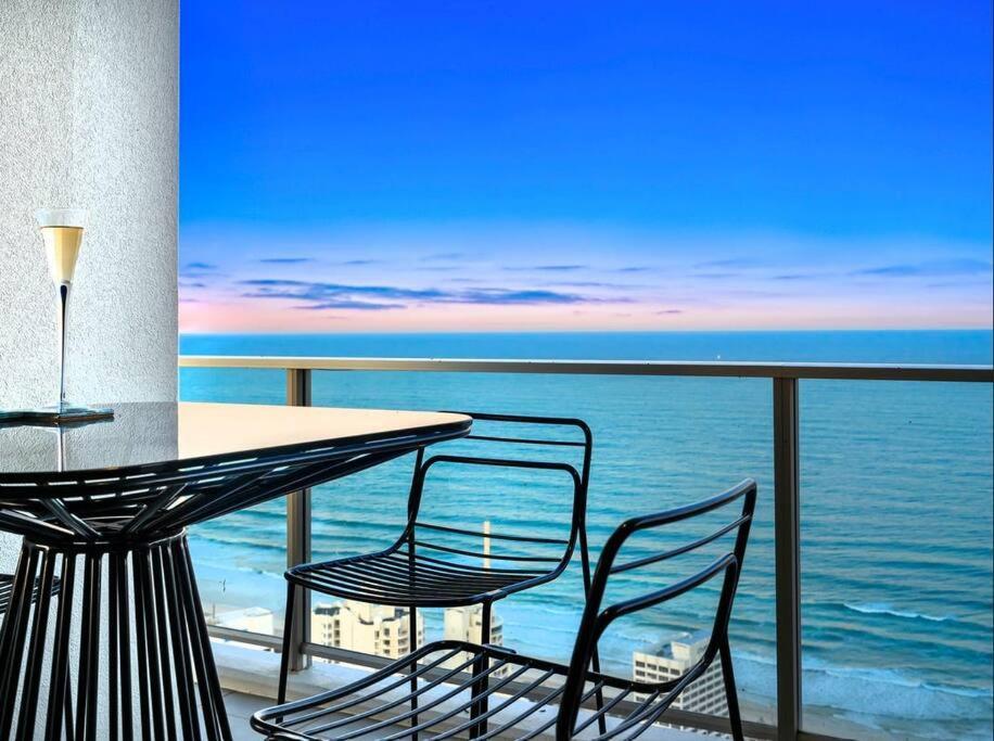 Exclusive Circle On Cavil Sub-Penthouse Luxury Apt - Hosted By Coastal Letting Gold Coast Dış mekan fotoğraf