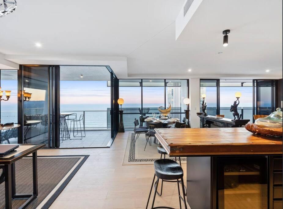 Exclusive Circle On Cavil Sub-Penthouse Luxury Apt - Hosted By Coastal Letting Gold Coast Dış mekan fotoğraf