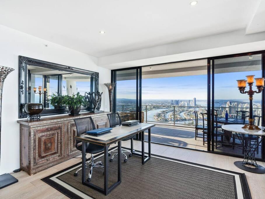 Exclusive Circle On Cavil Sub-Penthouse Luxury Apt - Hosted By Coastal Letting Gold Coast Dış mekan fotoğraf
