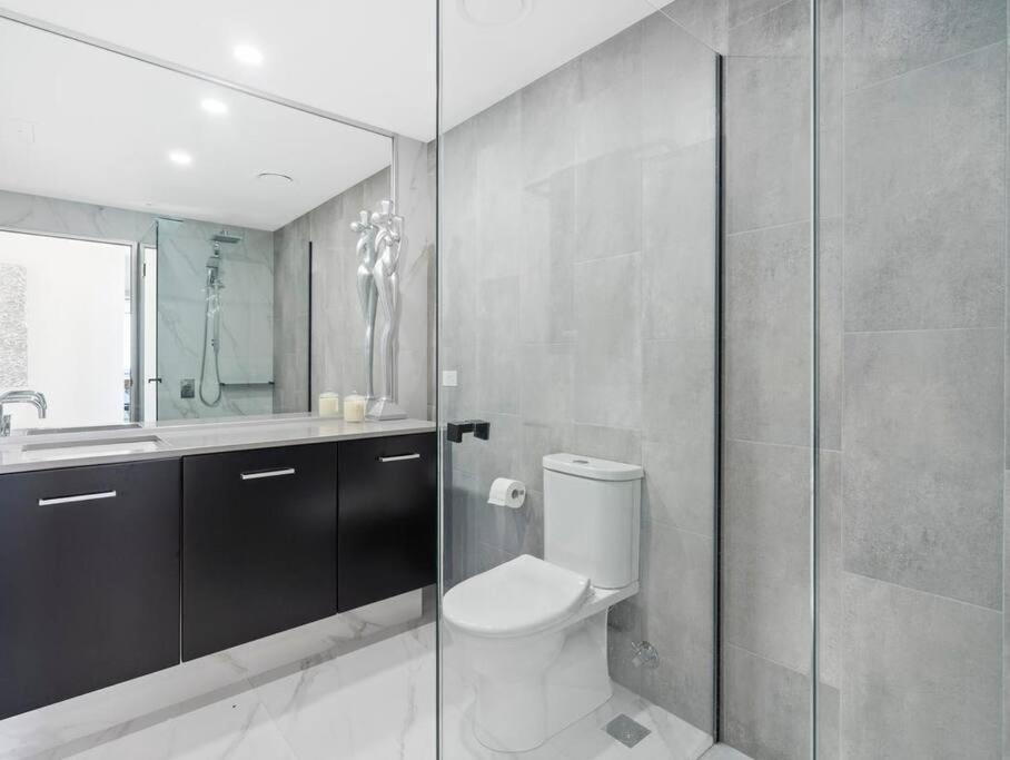 Exclusive Circle On Cavil Sub-Penthouse Luxury Apt - Hosted By Coastal Letting Gold Coast Dış mekan fotoğraf